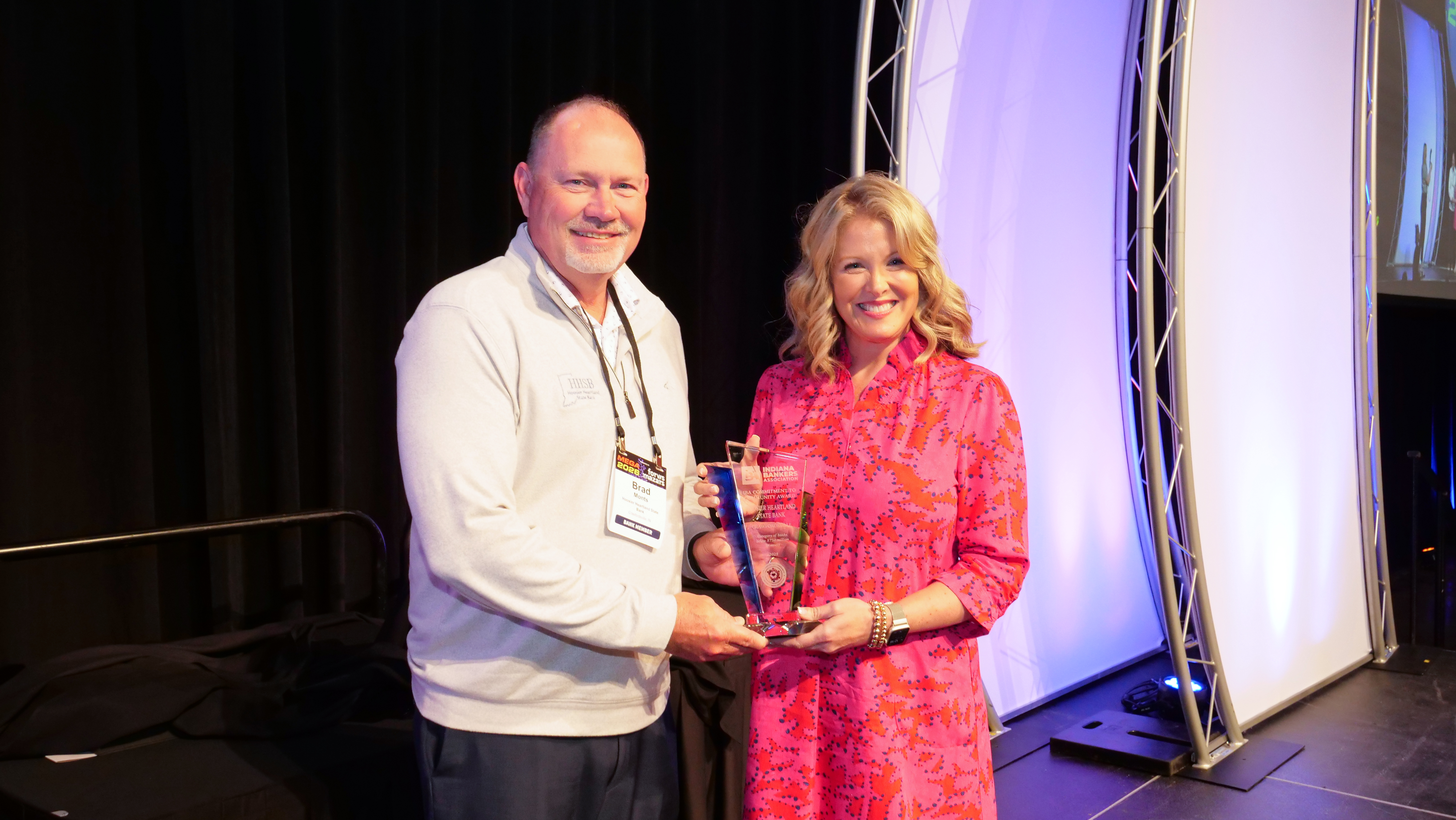 Hoosier Heartland State Bank accepts IBA's 2025 Commitment to Community Award for small banks